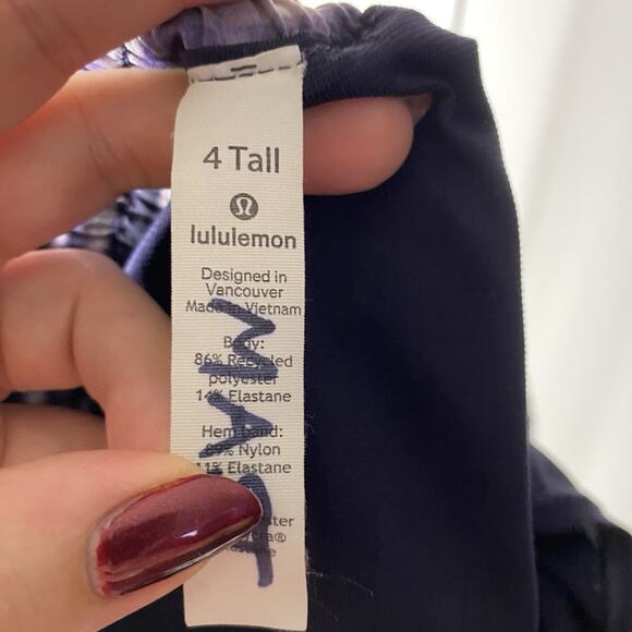 Lululemon Hotty Hot Short II Women's 4 Tall Purple Striped 4" Lined Run Gym Yoga - Picture 6 of 7